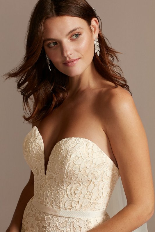 Sweetheart Plunge Lace Wedding Dress with Sash WG3993