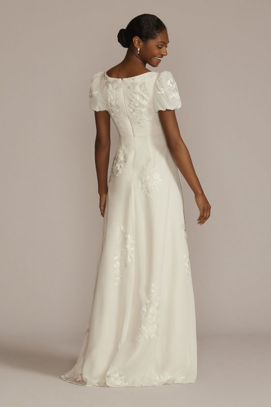 Floral Applique Puff Sleeve V-Neck Wedding Gown WG4052