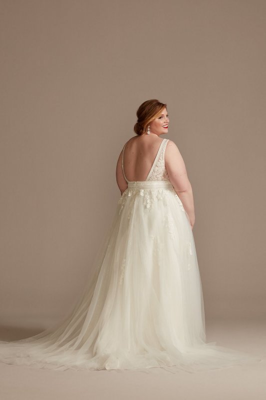 Embroidered Plus Size Tulle Skirt Wedding Dress 8CWG888
