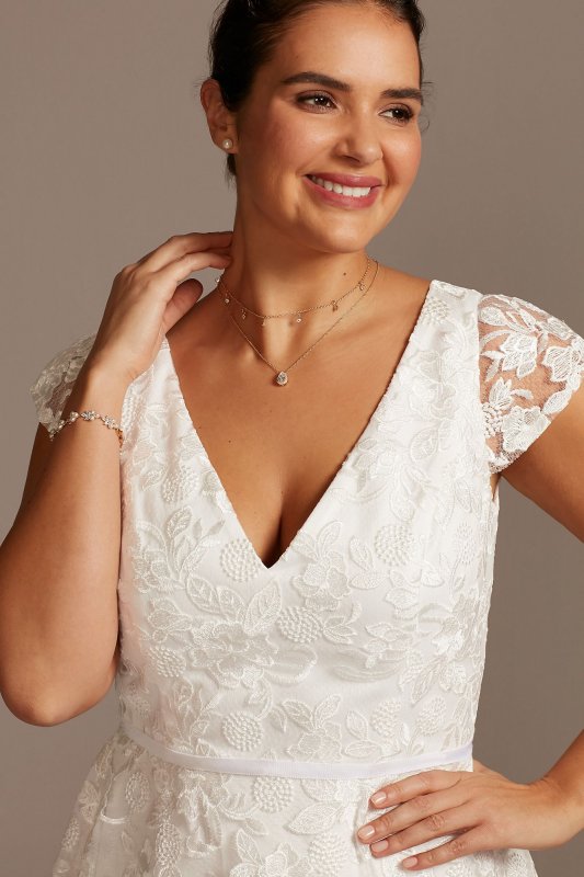 V-Neck Embroidered Lace Cap Sleeve Plus Size Dress 9SDWG0804