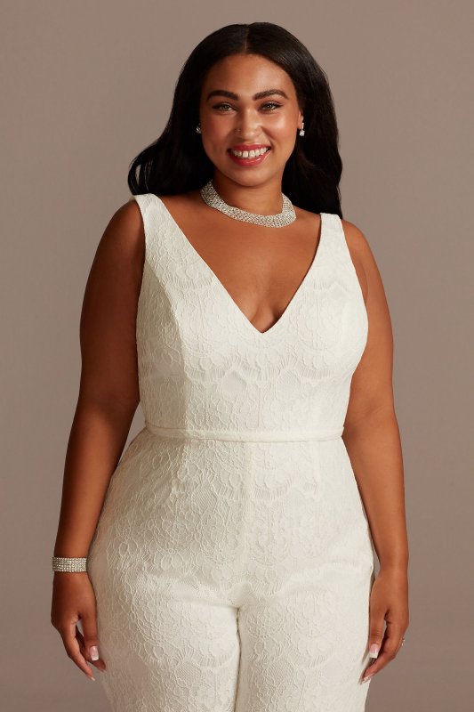 Scalloped Lace V-Neck Wide-Leg Plus Size Jumpsuit 9SDWG0931