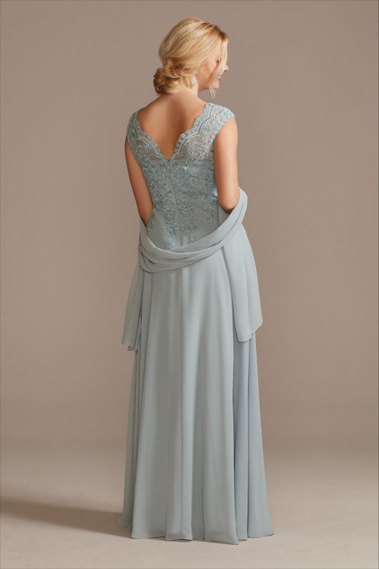 Scalloped Lace V-Neck Chiffon Dress WBM2403V1