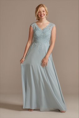 Scalloped Lace V-Neck Chiffon Dress WBM2403V1
