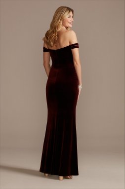 Off the Shoulder Velvet Sheath Dress WBM2446V1