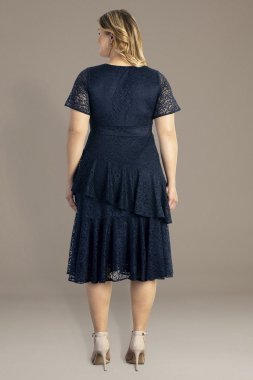 Plus Size Short Sleeve Tiered Lace Midi Dress 18220901