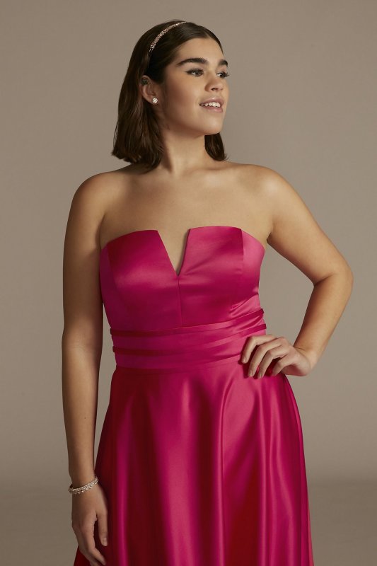 Plus Size V-Notch Strapless Prom Gown D24NY22075V1W