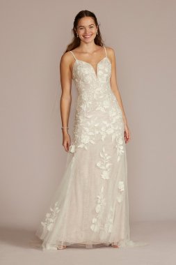Lace Applique Tulle V-Neck Mermaid Wedding Gown MS251255