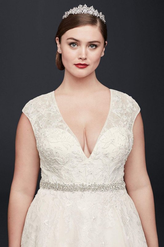 Plus Size Ball Gown Wedding Dress 8CWG748