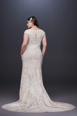 Cap Sleeve Plunging V-Neck Plus Size Wedding Dress 8CWG807