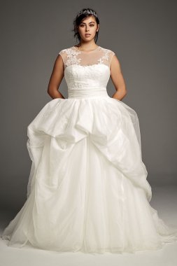 Plus Size Lace Wedding Gown 8VW351315