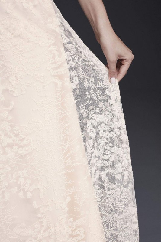 Embroidered Lace Y-Neck Plus Size Wedding Dress 9WG3928