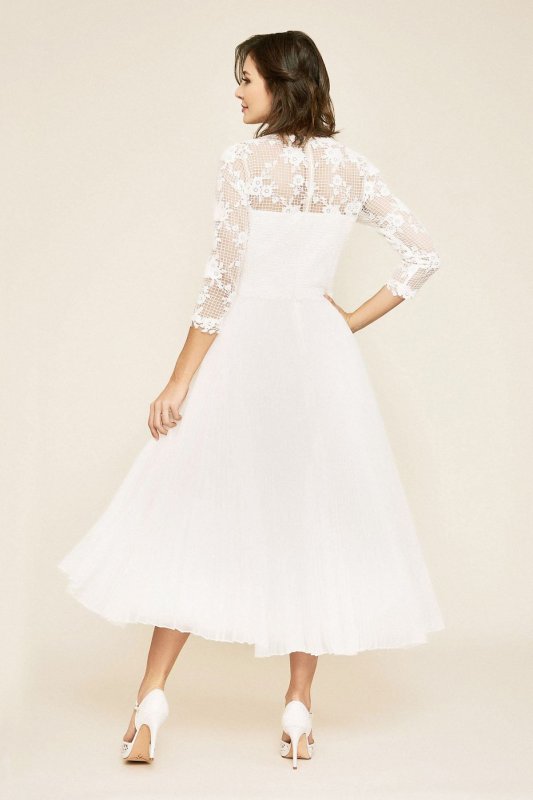 Tea-Length Pleated 3/4 Sleeve Wedding Dress BKQ19606MDBR