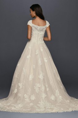 Cap Sleeve Lace Wedding Ball Gown with Beading CWG768