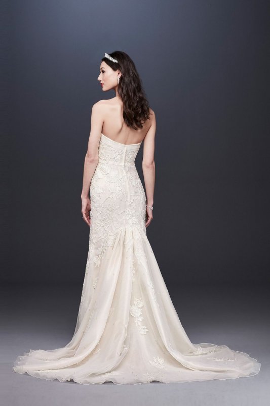 Pearl-Detailed Lace Mermaid Wedding Dress CWG815