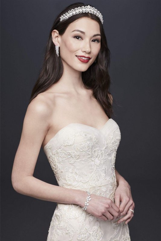 Pearl-Detailed Lace Mermaid Wedding Dress CWG815