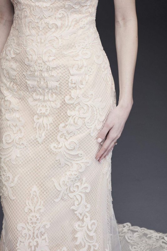 Off the Shoulder Lace Sheath Wedding Dress V3958