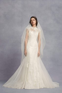 Appliqued Lace Trumpet Wedding Dress VW351427