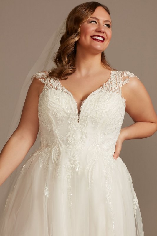 Plunging Cap Sleeve Plus Size Tulle Wedding Dress 8CWG901