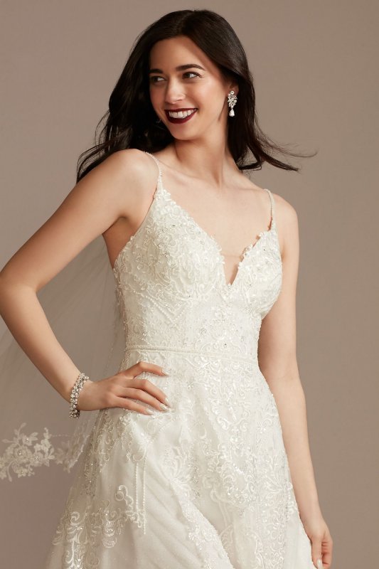 Lace Applique Tulle Spaghetti Strap Wedding Dress CWG905
