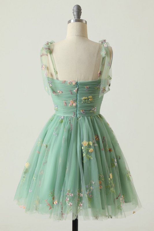 Sweetheart Champagne Short Homecoming Dress with Embroidery E202283003