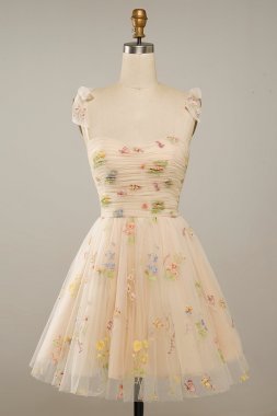 Sweetheart Champagne Short Homecoming Dress with Embroidery E202283003
