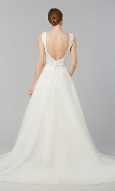 Elizabeth: Lace-Bodice Long Wedding Dress by KL-300126