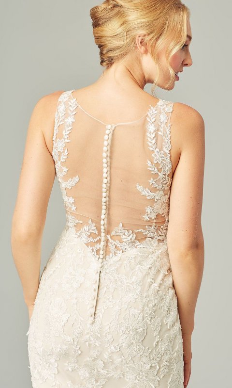 Camila: Long Lace Bridal Gown KL-300164